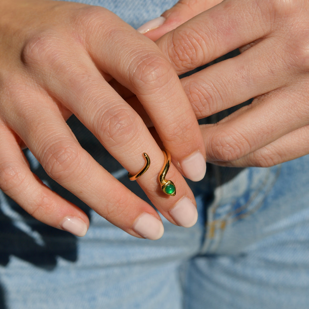 SERPENTER Bague Phalange | Bague serpent dorée & agate verte volume XS